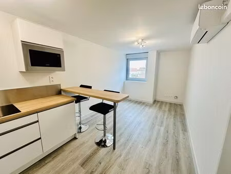 f2 de 28m² avec parking et climatisation réversible