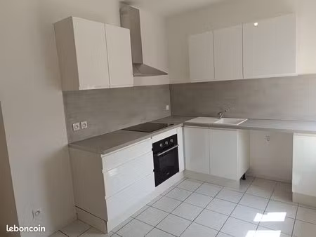 appartement f3 entièrement rénové de 70 m² – 2 chambres – parking – proche gare ter