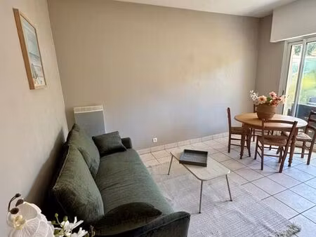 t2 meublé avec terrasse et jardin privatif – plage à pied – saint-marc-sur-mer  saint-naza