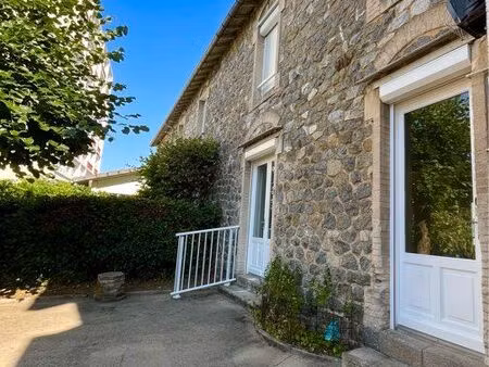 appartement t3 70m2 • centre ville • garage et terrain privatif
