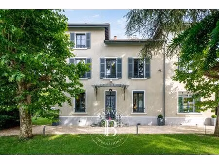 à vendre  maison caluire-et-cuire 6 chambres - 287 m² - 2 100 000 €