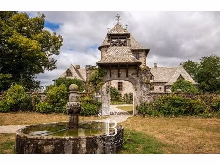 à vendre  château aurillac 14 chambres - 1 200 m² - 2 450 000 €