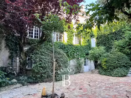 à vendre  hôtel particulier chalon-sur-saône 6 chambres - 600 m² - 1 150 000 €