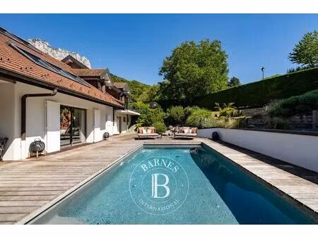 à vendre  propriété menthon-saint-bernard 5 chambres - 200 m² - 2 500 000 €