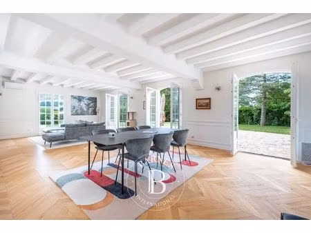 à vendre  maison noisy-le-roi 5 chambres - 215 m² - 1 590 000 €