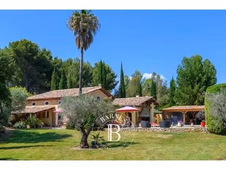à vendre  villa le castellet 5 chambres - 220 m² - 1 690 000 €
