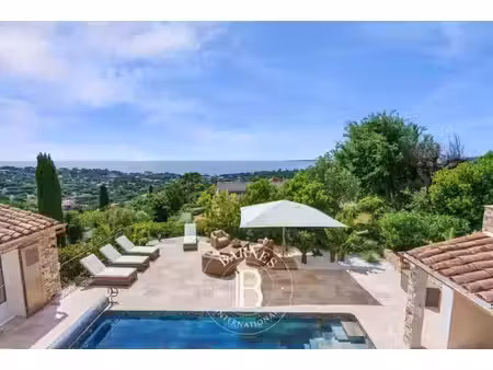 à vendre  2 les issambres 5 chambres - 200 m² - 2 790 000 €