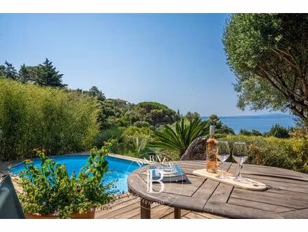 à vendre  villa les issambres 6 chambres - 275 m² - 1 690 000 €