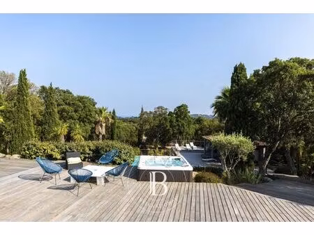 à vendre  villa sainte-lucie-de-porto-vecchio 8 chambres - 261 m² - 1 290 000 €