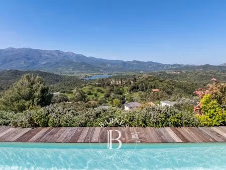 à vendre  villa saint-florent 6 chambres - 310 m² - 2 520 000 €