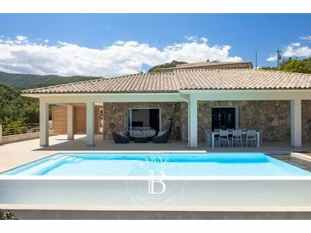à vendre  villa sari-solenzara 4 chambres - 272 m² - 1 480 000 €
