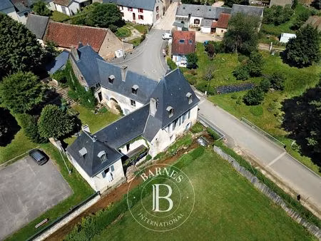 à vendre  château saint-palais - 300 m² - 450 000 €