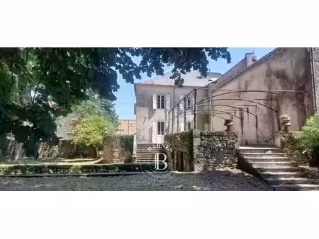 à vendre  maison la cavalerie 6 chambres - 300 m² - 230 000 €