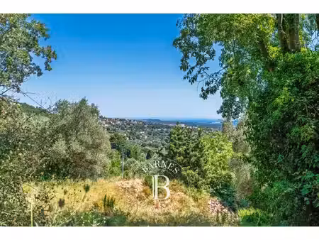 à vendre  terrain constructible grasse - 2 300 m² - 545 000 €