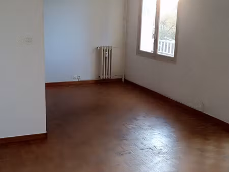 a louer appartement t3 de 65 m2 - quartier eugenie hyeres