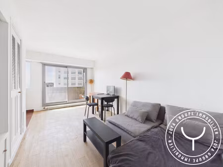 location studio meuble avec coin nuit et balcon