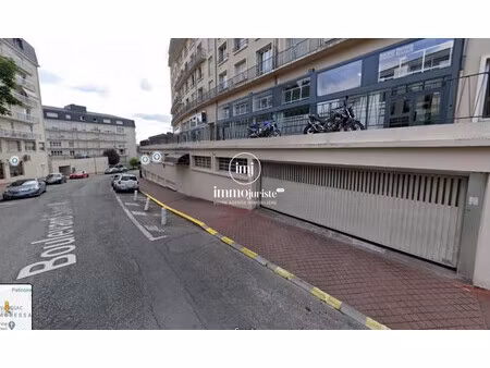 location parking limoges (87000)