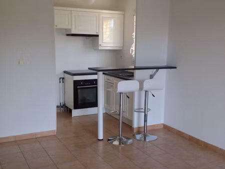 a louer 2pieces en rez de chaussee