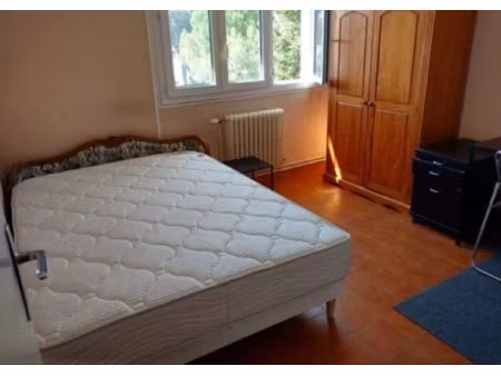 location appartement 1 pièce 74 m² à montpellier (34000)  330 €