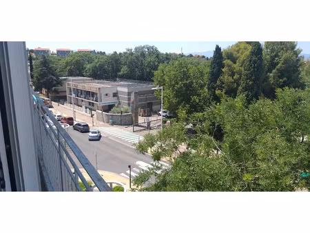 location meublée appartement 5 pièces 83 m² à perpignan (66000)  360 €