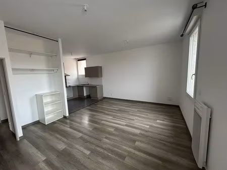 location appartement 3 pièces 68 m² à villelongue-de-la-salanque (66410)  600 €