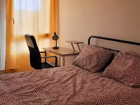 location meublée appartement 1 pièce 12 m² à elancourt (78990)  550 €