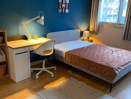 location meublée appartement 5 pièces 80 m² à villeurbanne (69100)  549 €