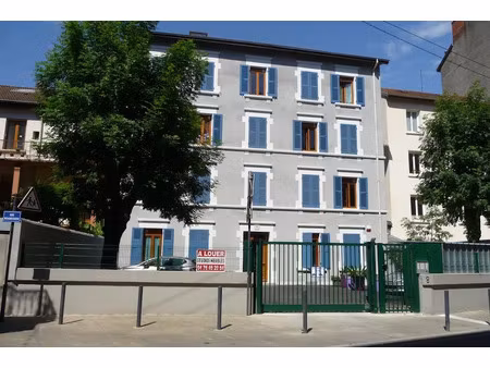 location meublée appartement 1 pièce 18 m² à grenoble (38000)  535 €