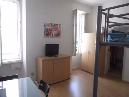 location meublée appartement 1 pièce 26 m² à la rochelle (17000)  540 €