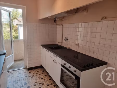 location appartement 3 pièces 64.13 m² à gourdon (46300)  600 €