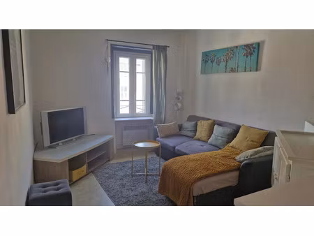 location meublée appartement 3 pièces 55 m² à corte (20250)  650 €