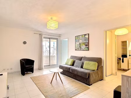 location appartement 1 pièce 31 m² à marseille 8ème (13008)  670 €