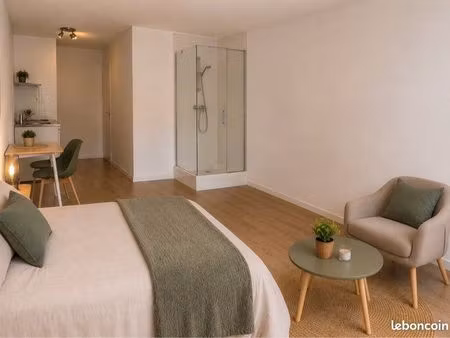 studio paris 18 - wc sur palier