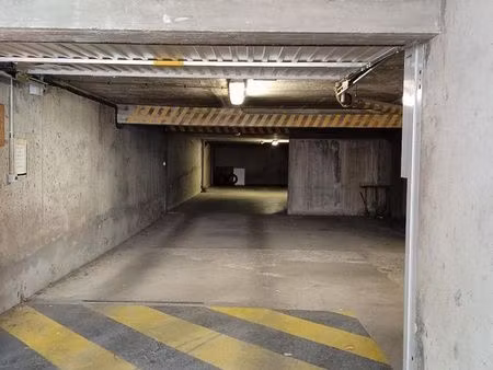 loue place de garage souterrain sécurisée
