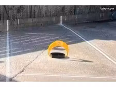 place de parking sécurisée proche gare
