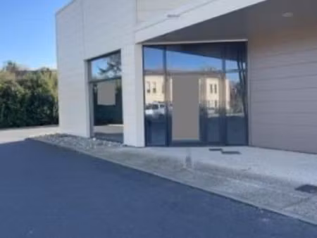 local commercial 317 m²