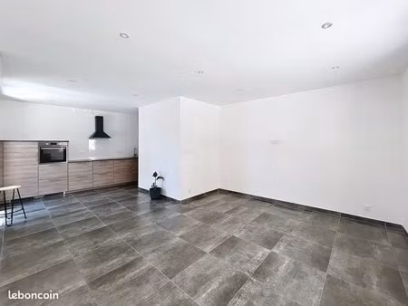 ⭐ t3 80 m² rénové en 2024 – cuisine équipée – centre de mondragon – 730 hc