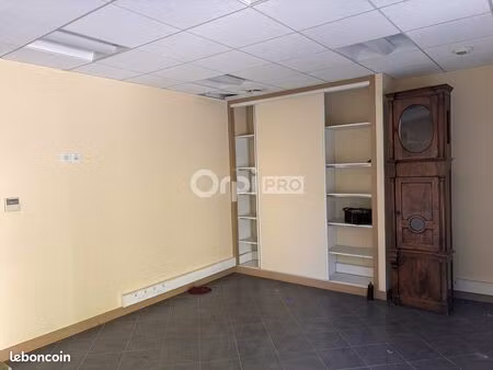 bureau 152 m²
