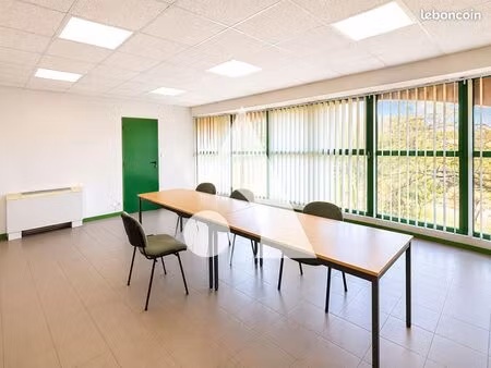 local bureaux 135 m²