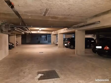 parking 13 m² carrieres sous poissy