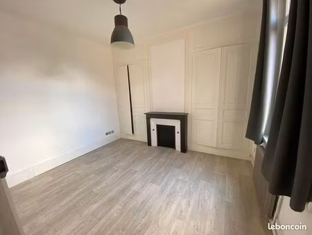chambre étudiante meublée – quartier saint-pierre