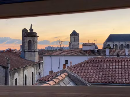 location meublée appartement 1 pièce 35 m² à la rochelle (17000)  850 €
