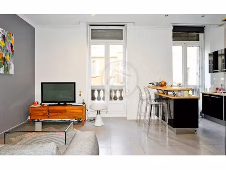 location appartement 3 pièces 62 m² à marseille 6ème (13006)  1 140 €