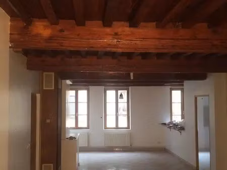 location appartement 4 pièces 95 m² à metz (57000)  840 €