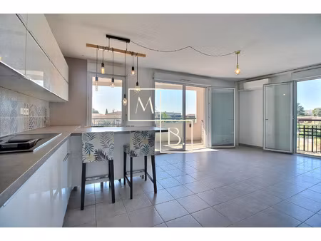 à vendre  les grisettes  appartement 3 pièces de 66 m2 avec