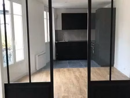 location meublée appartement 3 pièces 51 m² à puteaux (92800)  1 600 €