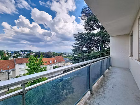saint cyr sur loire - mesangerie - appartement t5 avec 3 chambres -126 m² - balcon - cave 