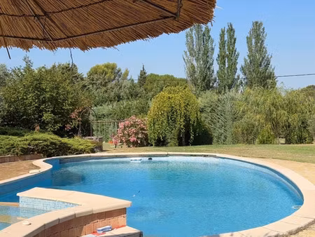 propriété à vendre entre peynier et trets sur plus d'un hectare  maison principale environ