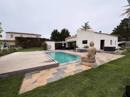 villa 158 5 m2  3 chambres   pertuis 84120