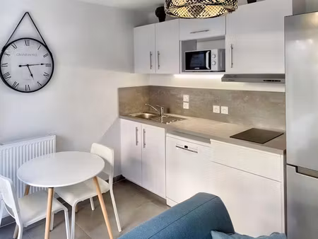 location meublée appartement 2 pièces 43 m² à annemasse (74100)  1 250 €